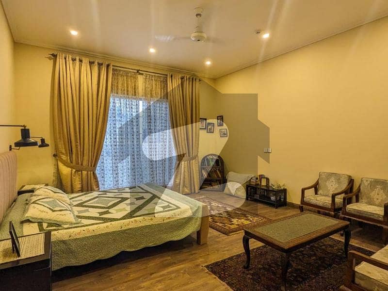 ای ایم ای سوسائٹی لاہور میں 8 کمروں کا 1 کنال مکان 20.0 کروڑ میں برائے فروخت۔