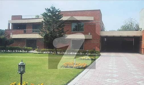 4 Kanal Ideal Location Used House For Sale in Sector A1 Township Lahore