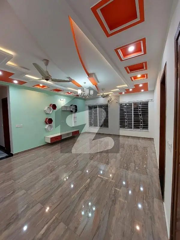 1 Kanal Upper Portion In Central Park Housing Scheme Is Available For rent