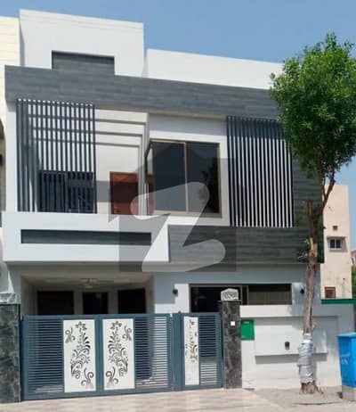 3 BEDS 5 MARLA BRAND NEW HOUSE FOR SALE LOCATED BAHRIA ORCHARD LAHORE