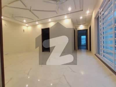 10 Marla House For Rent Only 175000 In DHA Phase 5