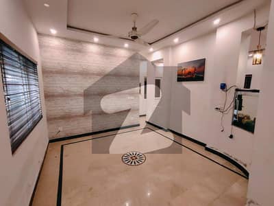 ڈی ایچ اے فیز 2 ڈیفنس (ڈی ایچ اے),لاہور میں 3 کمروں کا 1 کنال مکان 1.6 لاکھ میں کرایہ پر دستیاب ہے۔