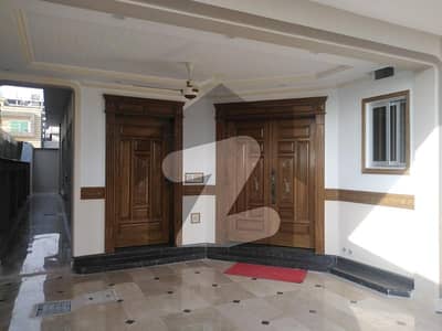 10 Marla House In Bahria Town Phase 8 - Block C For Sale