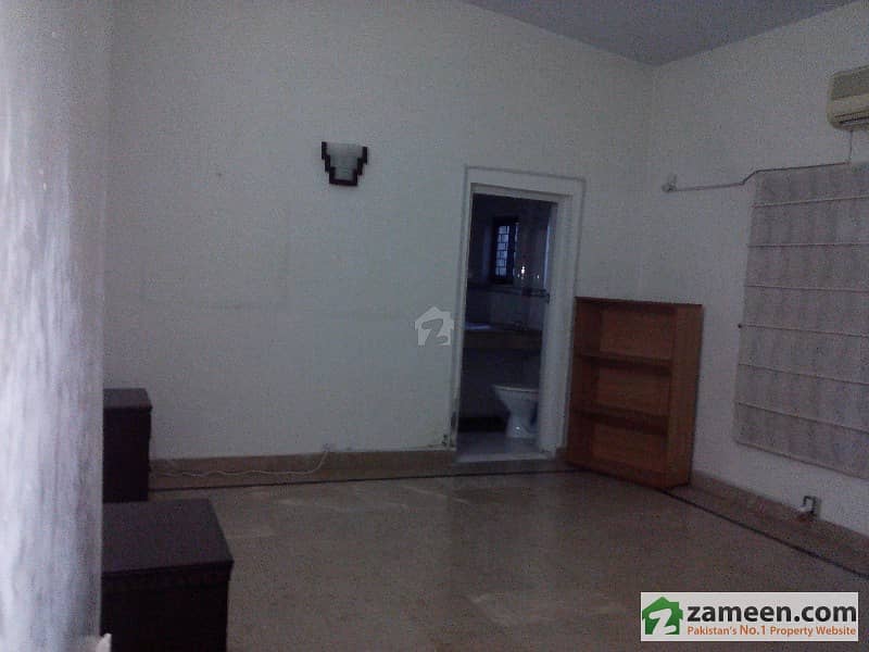 g-9/4, 3 bed marble flooring flat available, boring, sep meters