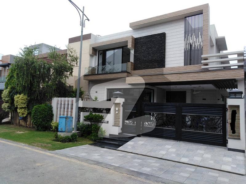 10 Marla Slightly Used Modern House For Rent In Dha Phase 4 Near To Park
