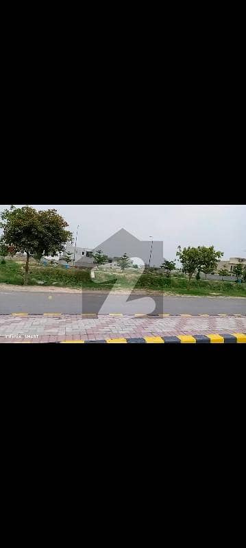 CHEAPEST PRICE ONE KANAL PLOT FOR SALE IN LOCATED DHA PHASE 8 BLOCK V