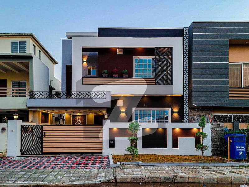 10 Marla 3 Bed Upper Portion Designer House For Rent
