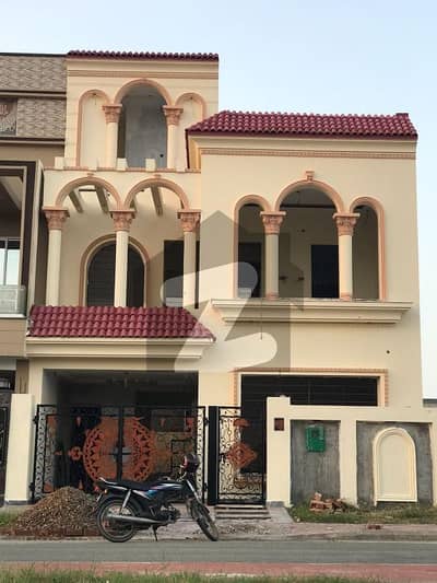 بحریہ ٹاؤن - غزنیوی ایکسٹینشن بحریہ ٹاؤن ۔ سیکٹر ایف,بحریہ ٹاؤن,لاہور میں 3 کمروں کا 5 مرلہ مکان 1.6 کروڑ میں برائے فروخت۔