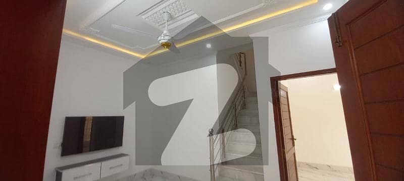7.5 Marla brand new house available for rent in overseas A block BAHRIA TOWN Rent demand 90,000