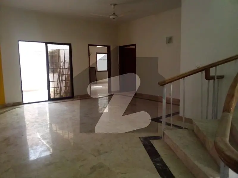 1000 Yards 6 Beds Bunglow For Sale At Most Prime And Captivating Location of 29th Street At Dha Defence Phase 5 Karachi