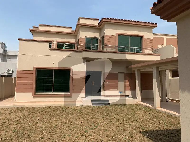 16 MARLA 4 BEDROOMS SAPICIAL HOUSE AVAILABLE FOR SALE