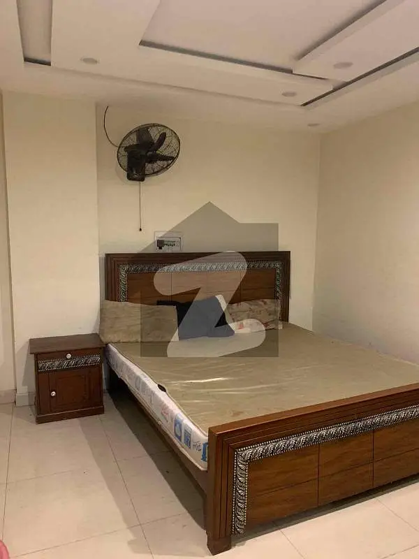 1BED STUDIO APORTMENT IS AVAILABLE FOR IN SECTOR B BAHRIA TOWN LAHORE