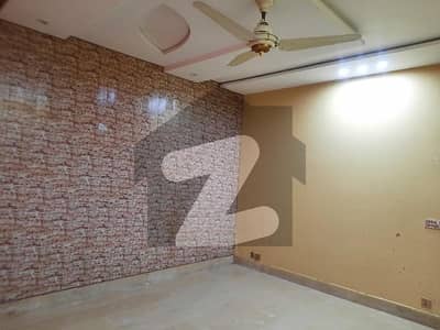 گرین ایوینیو ہاؤسنگ سوسائٹی کینٹ,لاہور میں 3 کمروں کا 10 مرلہ زیریں پورشن 65.0 ہزار میں کرایہ پر دستیاب ہے۔
