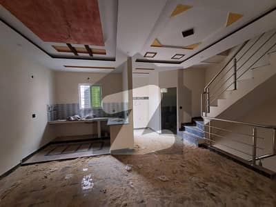 نشتر کالونی لاہور میں 4 کمروں کا 3 مرلہ مکان 1.0 کروڑ میں برائے فروخت۔