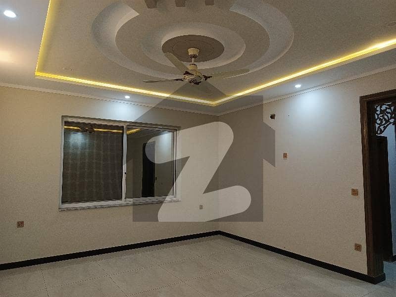 Hayatabad Phase 6 - F3 1 Kanal House For Rent