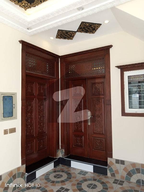الرحمان گارڈن فیز 2 الرحمان گارڈن,لاہور میں 4 کمروں کا 5 مرلہ مکان 1.75 کروڑ میں برائے فروخت۔
