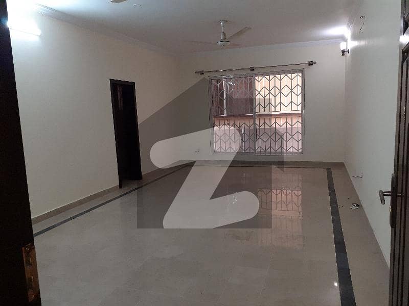 1 Kanal Upper Portion 3 Bedrooms With 4 BATHROOMS Gas Begle Pani All Facilities Available