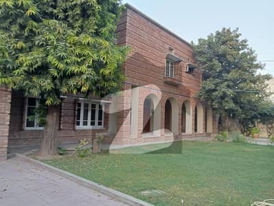 گلبرگ 3 گلبرگ,لاہور میں 7 کمروں کا 4 کنال مکان 42.0 کروڑ میں برائے فروخت۔