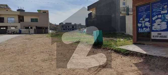 600 Square Feet Commercial Plot In Bahria Town Phase 8 - Usman Block Best Option