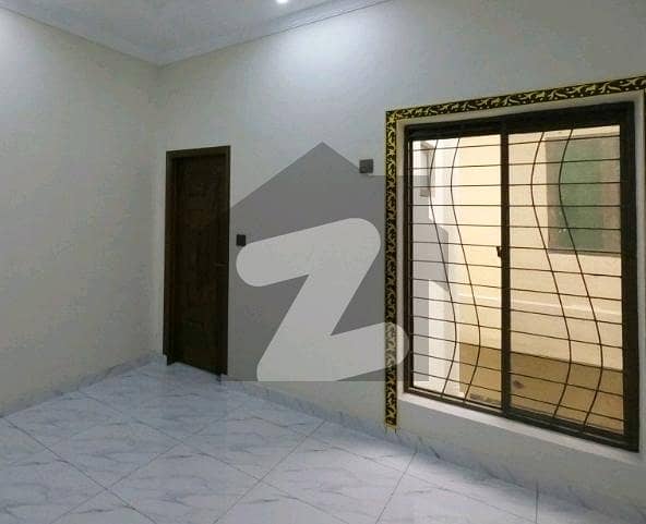 لالہ زار گارڈن لاہور میں 3 کمروں کا 2 مرلہ مکان 65.5 لاکھ میں برائے فروخت۔