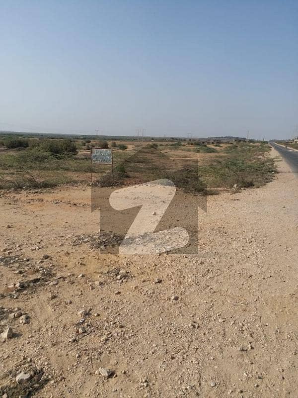 سُپر ہائی وے کراچی میں 800 کنال زرعی زمین 25.0 ارب میں برائے فروخت۔