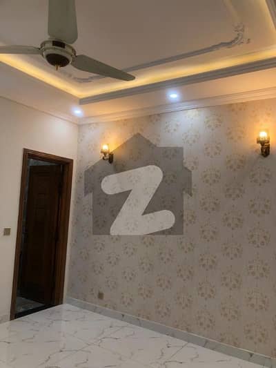 ایڈن ایونیو ایکسٹینشن لاہور میں 4 کمروں کا 8 مرلہ مکان 2.88 کروڑ میں برائے فروخت۔
