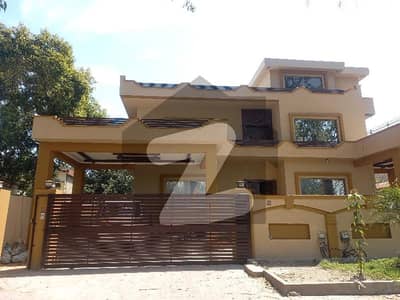 11 Bed Triple Unit House For Rent On Main Double Road For Residential/Semi- Commercial Purpose