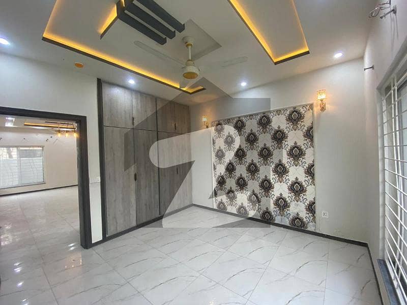 3 BEDS 5 MARLA HOUSE AVAILABLE FOR RENT IN DHA DHA PHASE 3
