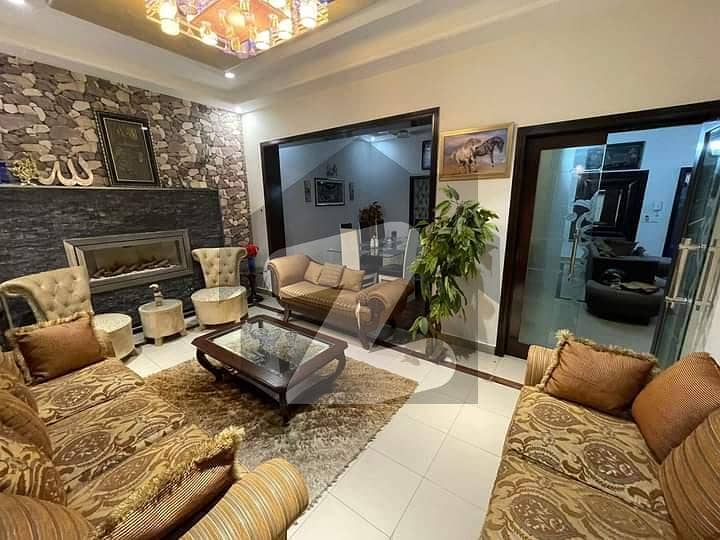 ڈی ایچ اے فیز 5 ڈیفنس (ڈی ایچ اے),لاہور میں 4 کمروں کا 10 مرلہ مکان 2.0 لاکھ میں کرایہ پر دستیاب ہے۔