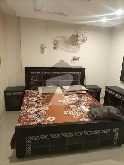 1 BED FULLY LUXURY AND FULLY FURNISH IDEAL LOCATION EXCELLENT FLAT FOR RENT IN BAHRIA TOWN LAHORE