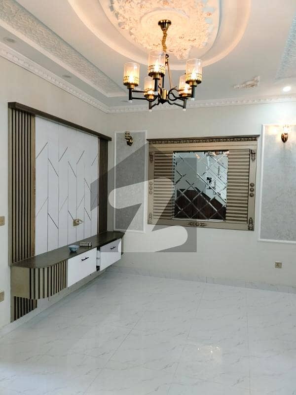 جوبلی ٹاؤن ۔ بلاک ایف جوبلی ٹاؤن,لاہور میں 6 کمروں کا 5 مرلہ مکان 1.9 کروڑ میں برائے فروخت۔