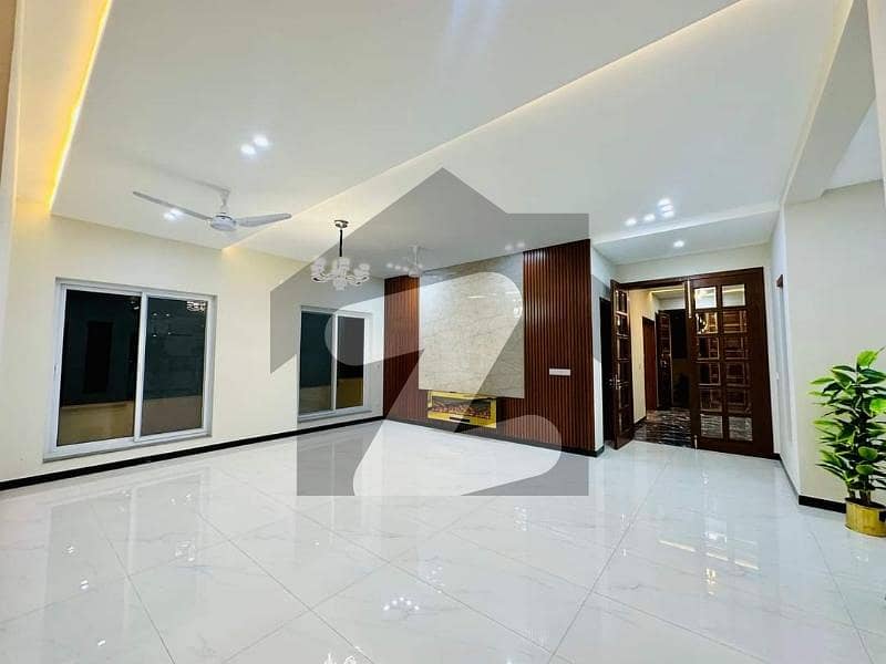 10 Marla Beautiful Design House For Sale In DHA Phase 4