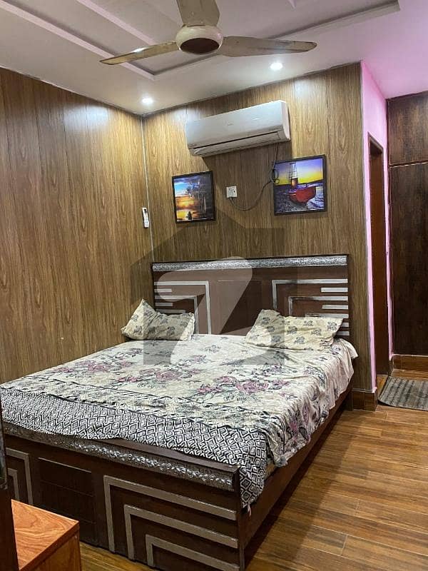 جوہر ٹاؤن فیز 2 جوہر ٹاؤن,لاہور میں 5 کمروں کا 12 مرلہ مکان 1.8 لاکھ میں کرایہ پر دستیاب ہے۔