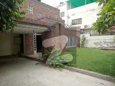 18 Marla House For Sale Main Road Khayaban-e-sadiq