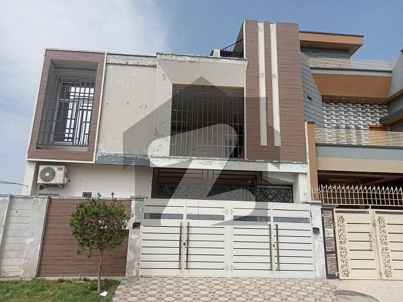 خانپور روڈ رحیم یار خان میں 5 کمروں کا 7 مرلہ مکان 1.5 کروڑ میں برائے فروخت۔