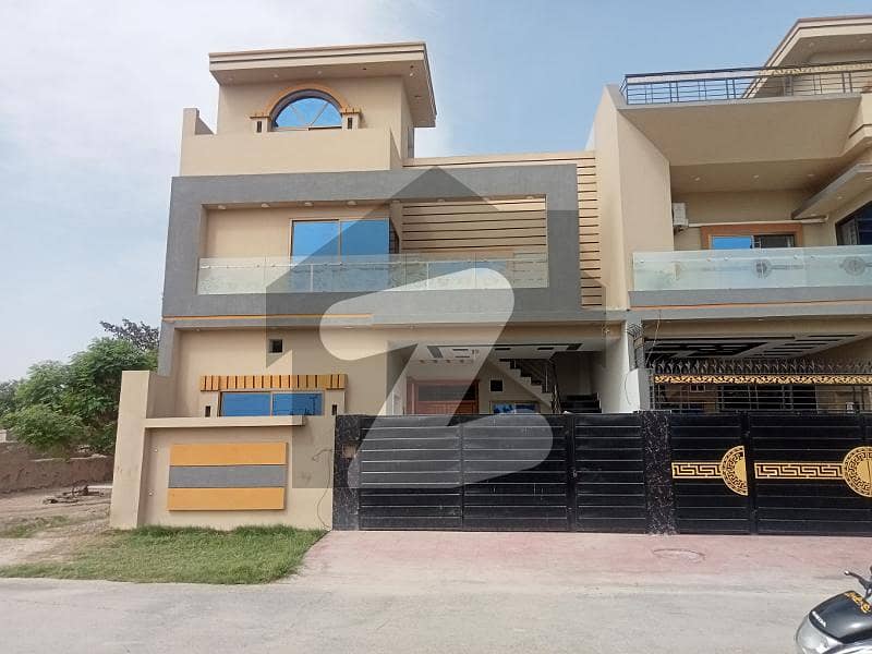 خانپور روڈ رحیم یار خان میں 5 کمروں کا 7 مرلہ مکان 1.5 کروڑ میں برائے فروخت۔