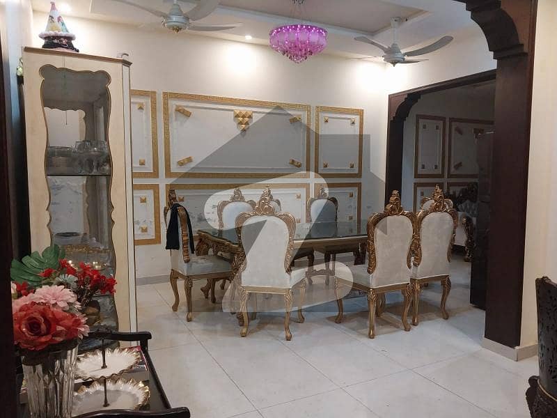 جوہر ٹاؤن لاہور میں 6 کمروں کا 1 کنال مکان 3.0 لاکھ میں کرایہ پر دستیاب ہے۔