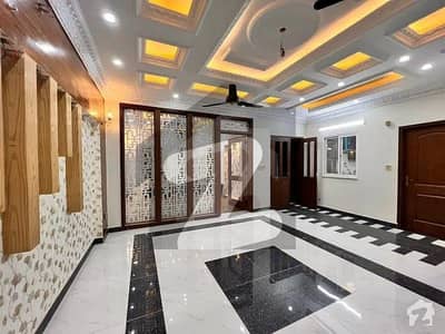 Ramzan Offer 10 Marla Professional Architect Design House For Urgent Sale 100% Granted