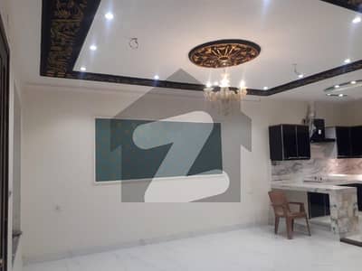 ایڈن ایگزیکٹو ایکسٹینشن ایڈن گارڈنز,فیصل آباد میں 3 کمروں کا 5 مرلہ مکان 2.15 کروڑ میں برائے فروخت۔