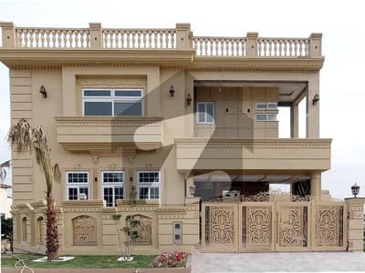 14 Marla Corner Triple Story Dream House For Sale Sewinning Poll 8 Bedrooms 5 kitchen