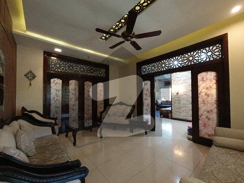 بحریہ ٹاؤن فیز 7 بحریہ ٹاؤن راولپنڈی,راولپنڈی میں 6 کمروں کا 15 مرلہ مکان 5.5 کروڑ میں برائے فروخت۔