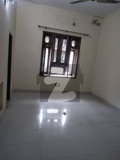 One kanal Upper Portion With Three Bed Attach Bath For Rent In Garden Town Lahore