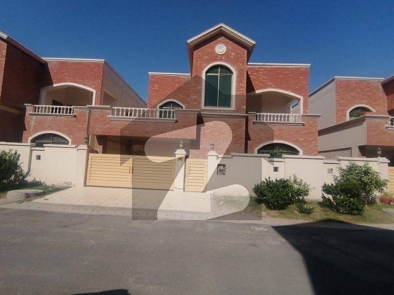 12 Marla House Ideally Situated In Askari 3