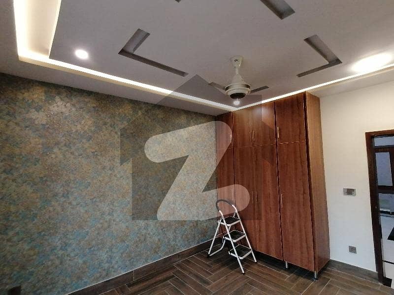 House For Grabs In 8 Marla Lahore