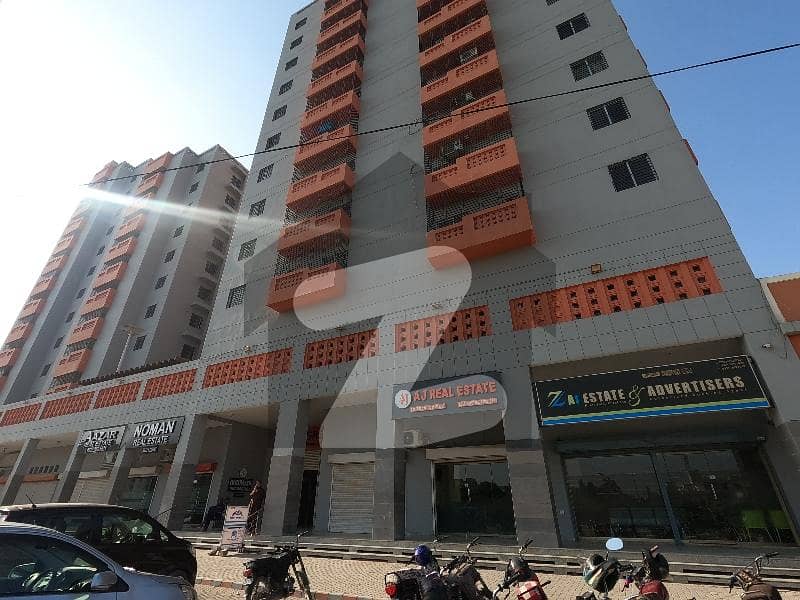 گرے نور ٹاور اینڈ شاپنگ مال سکیم 33,کراچی میں 3 کمروں کا 6 مرلہ فلیٹ 1.35 کروڑ میں برائے فروخت۔