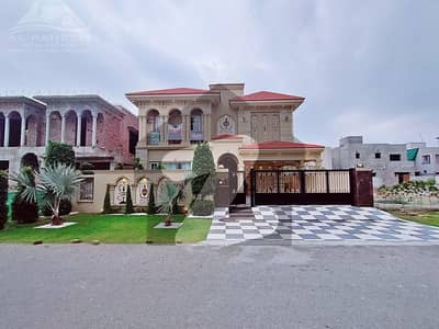 1 KANAL BRAND NEW LUXURIOS VILLA FOR SALE IN DHA PHASE 8