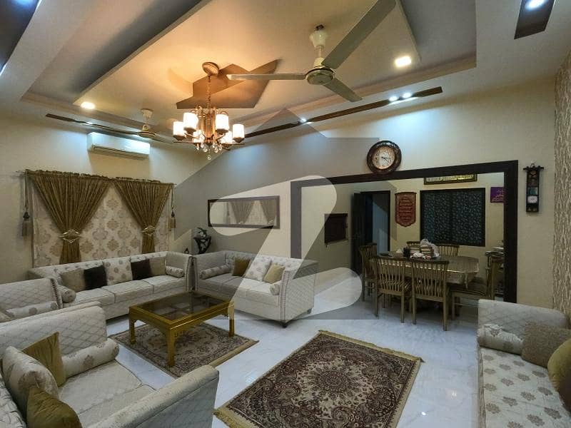 نارتھ ناظم آباد کراچی میں 6 کمروں کا 16 مرلہ مکان 8.25 کروڑ میں برائے فروخت۔