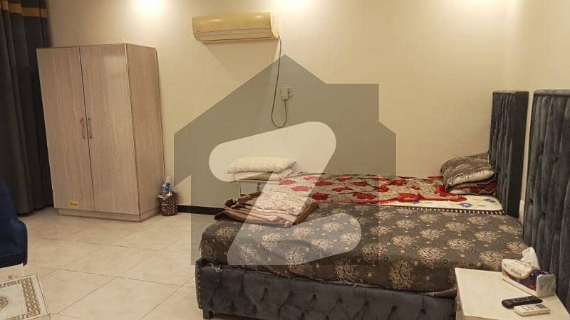 Fully Furnished 1 Beds With Attached Bathroom Lounge Kitchen Shears Near Park Near Market