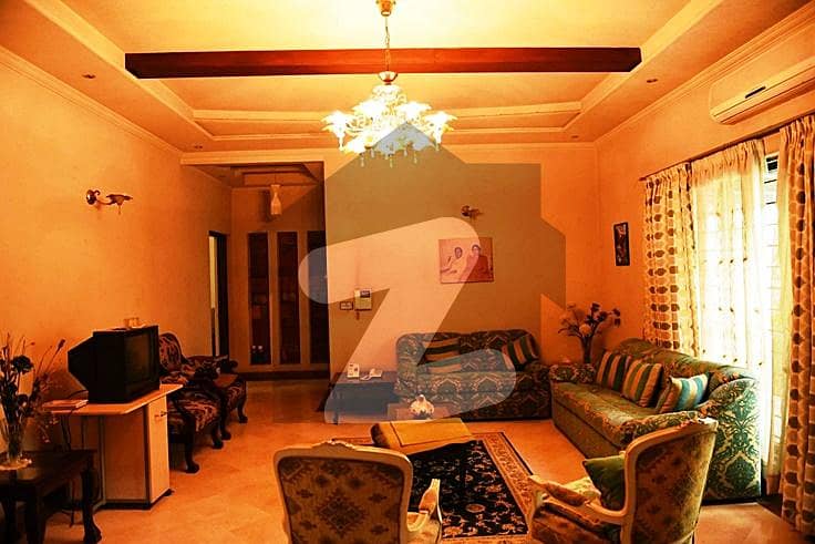 9 Marla Slightly Used Stunning Bungalow For Sale In Super Town Near Garrison School And DHA Ph-1 A Block