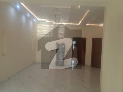 Good Location 10 Marla Lower Portion Available For Rent In Lda Avenue Block M